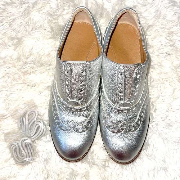 Sold Mercari Vionic Wise Hadley Silver Oxford Shoes size 6.5 - Picture 2 of 14
